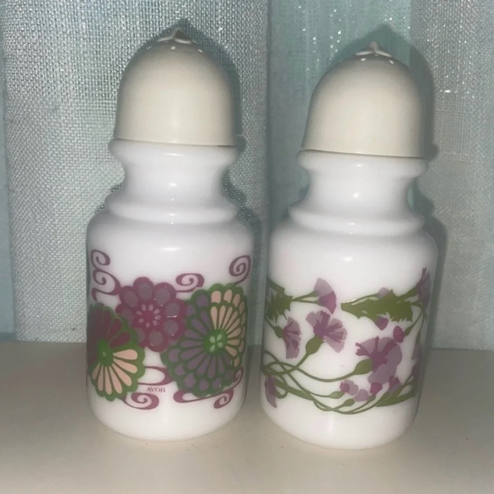 Vintage Avon Milk Glass Floral Salt & Pepper Shaker Set Retro Kitchen Decor